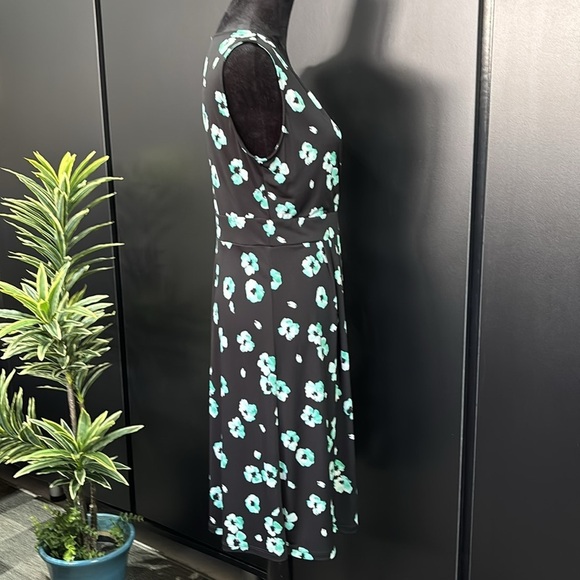 Croft & Barrow & Crossover V-neck, pleated waist front, stretch,aqua poppy print - Picture 6 of 9